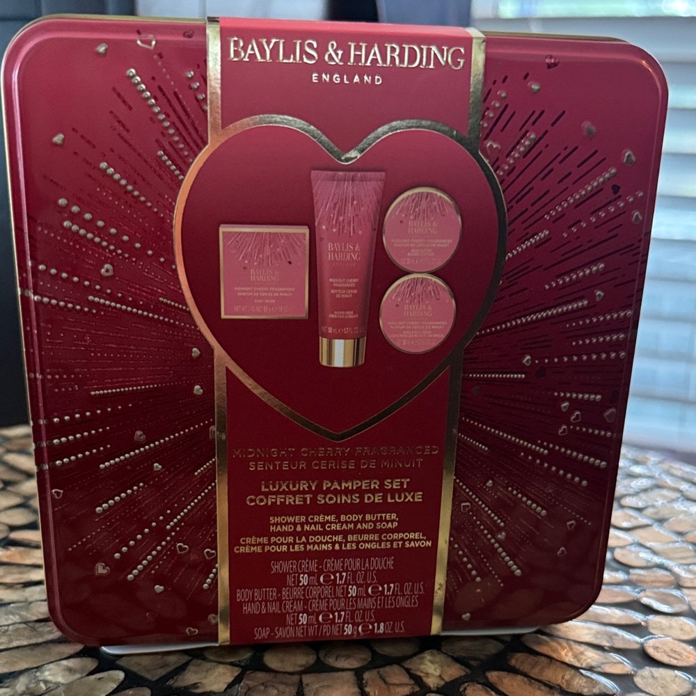 Baylis & Harding Luxury Pamper Set - Red